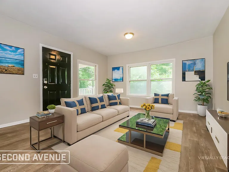 7945 Euclid Ave — Photo 2