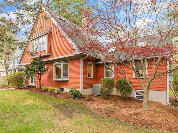 64 Shade St, Lexington, MA 02421