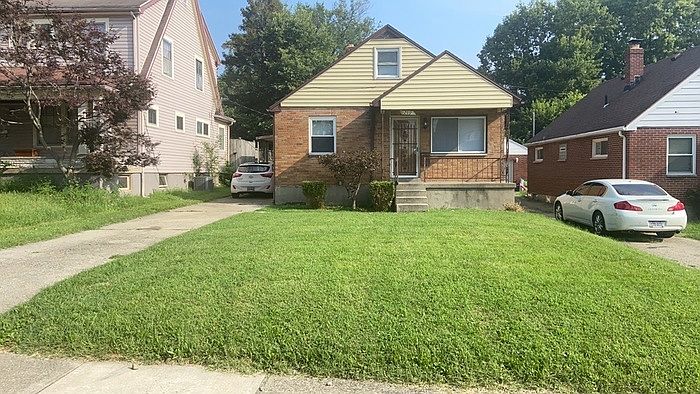 1st image of 219 E Beechwood Ave