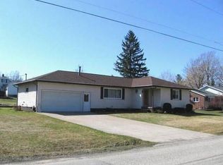 3925 Hereford Rd, Erie, PA 16510