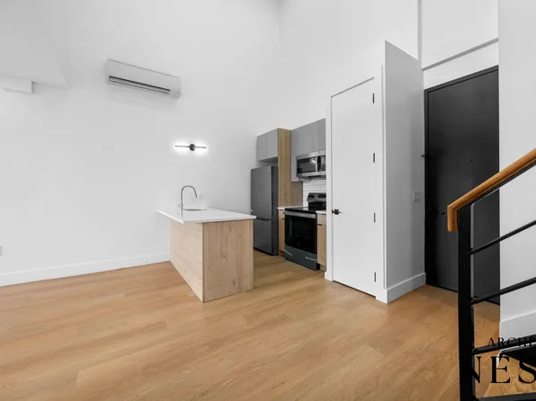 462 East 29th Street image 7 of 20