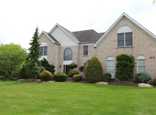 190 Round Hill Dr, Freehold, NJ 07728