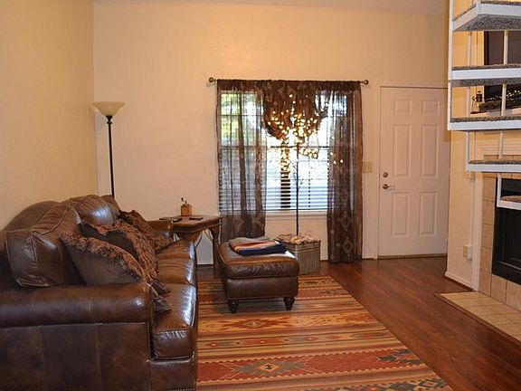 4th image of 11120 Stratford Dr