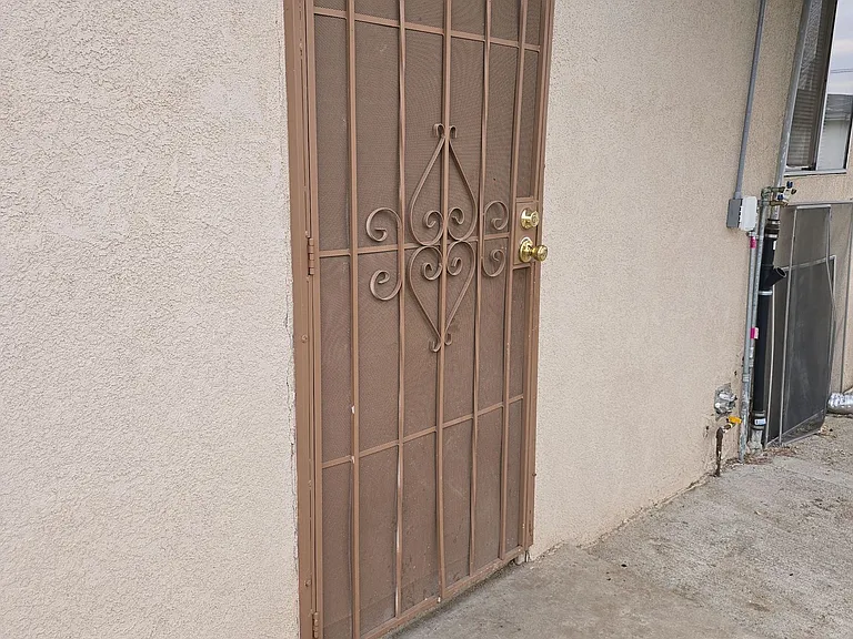 1233 Jeffrey St — Photo 13