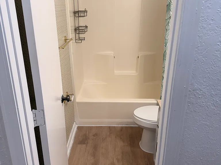 2109 W Walnut St #A — Photo 3