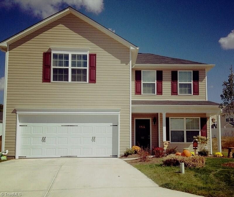 1st image of 11 Stoud Cir