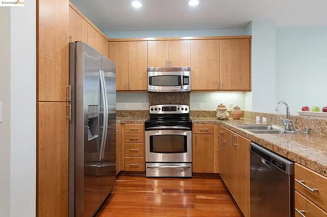 3090 Glascock St #306 — Photo 9