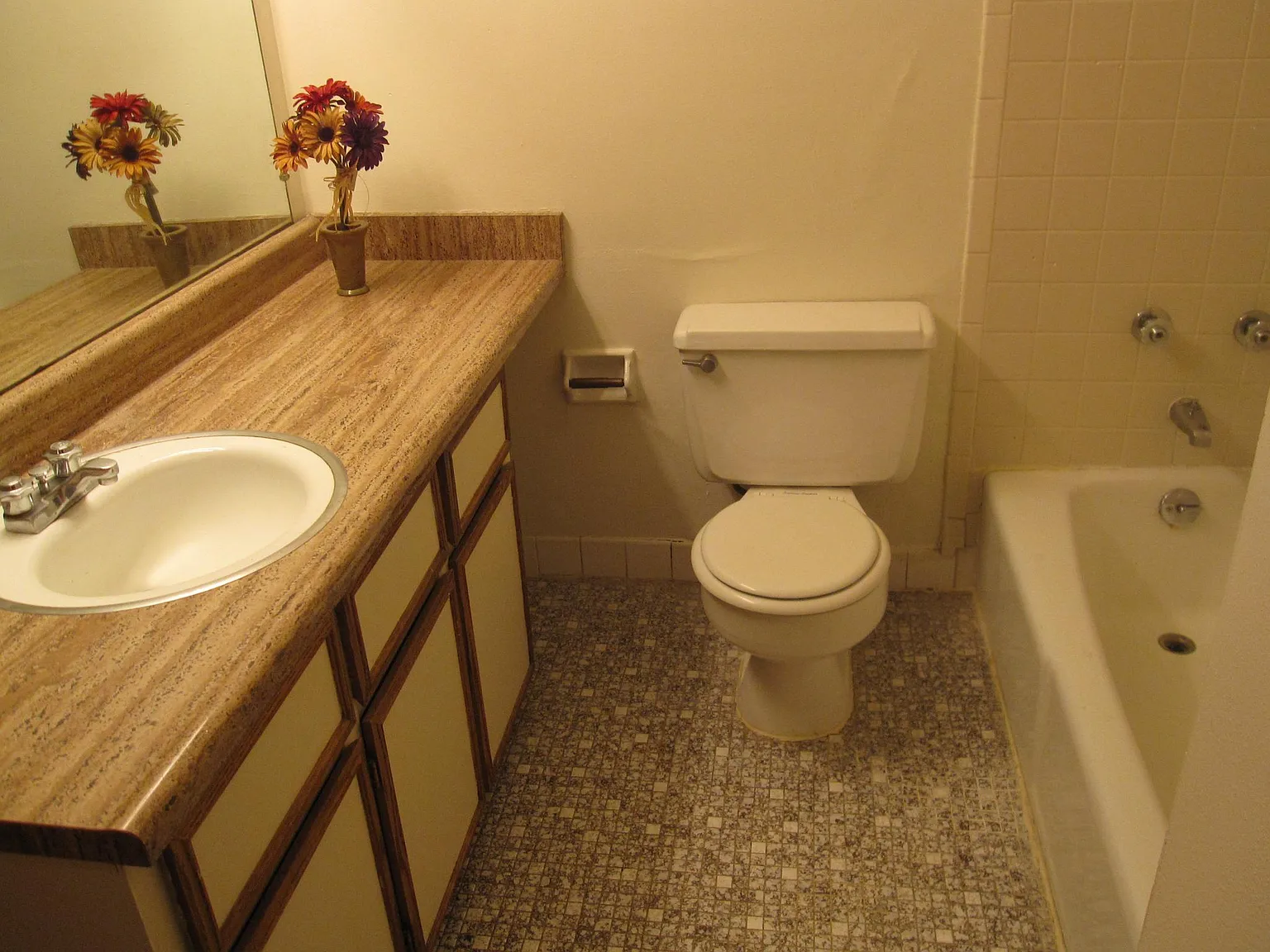 1 bed, $915 — Photo 2