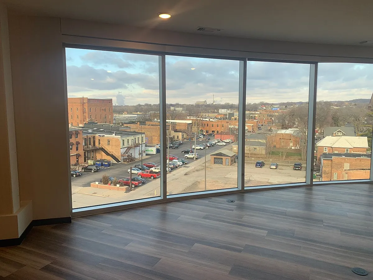 Building Photo - 201 N Riverfront Dr