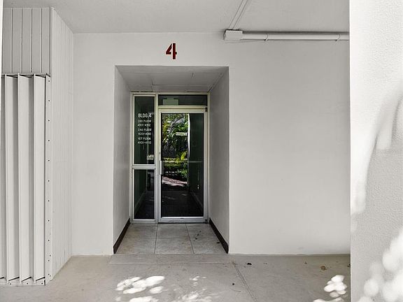 3rd image of 2700 BAYSHORE BOULEVARD #4106