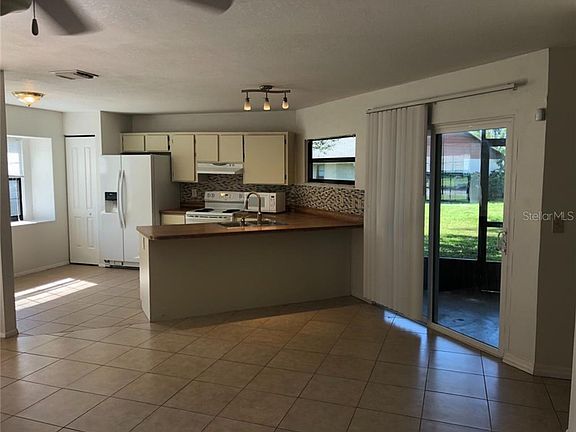 4th image of 4520 Hidden Oak Ct