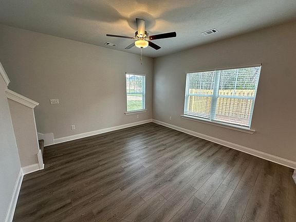 4th image of 627 Caroline Court #7a