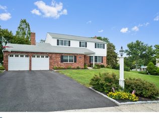 241 Horseshoe Rd, Norristown, PA 19403