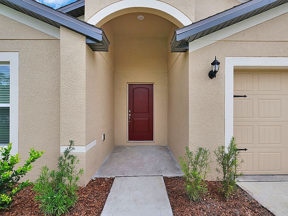 Gorgeous curb appeal