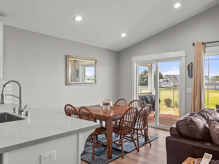 571 Puffin Ave NE — Photo 12