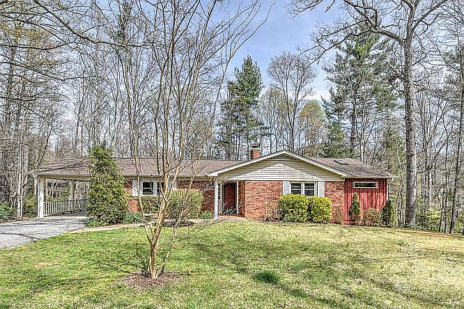 3/3 ranch home w/ apartment