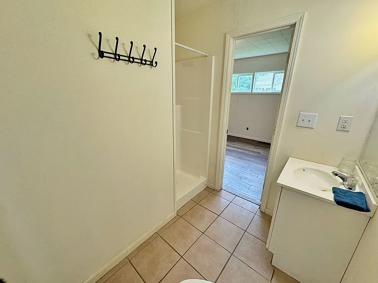 312 Jackson St — Photo 12