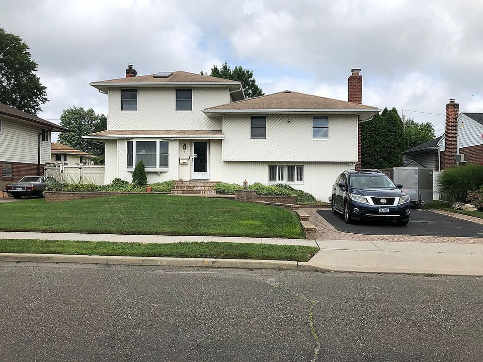 2nd image of 15 Redwood Dr