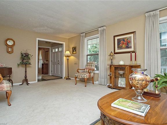 2nd image of 4875 Delevan Dr