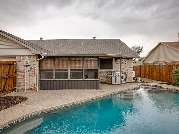 4th image of 4116 Churchill Dr