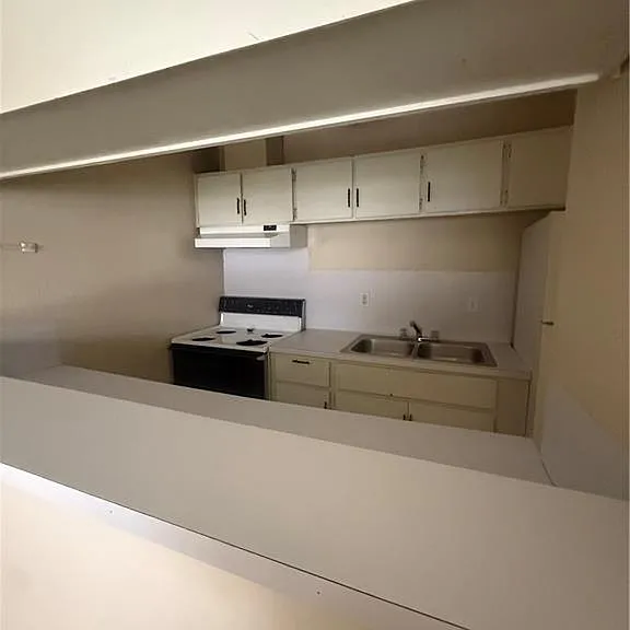 118-120 Gastel Cir #12 — Photo 5