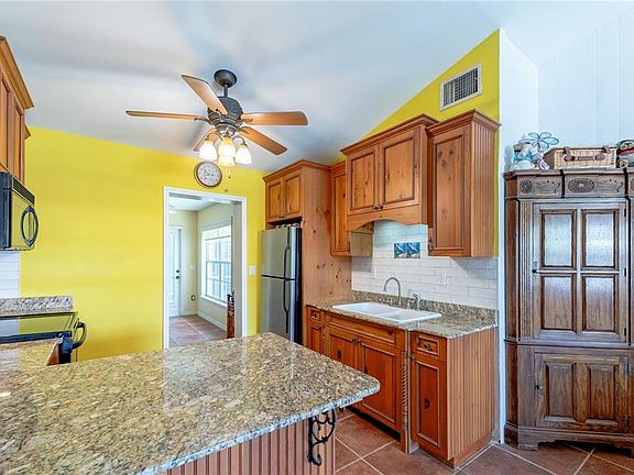 4th image of 316 ALBA STREET E