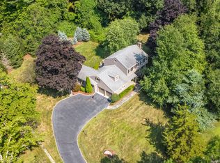 78 Acre View Dr, Stamford, CT 06903