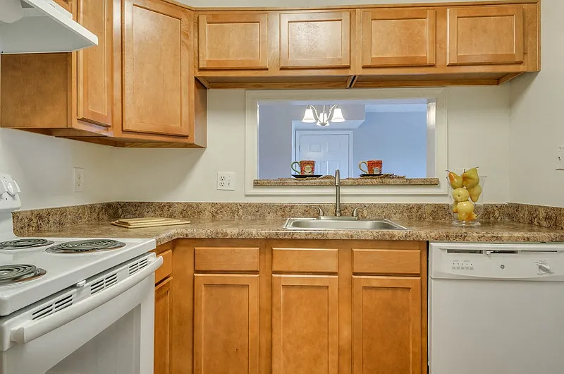 Woodburn Apartments — Photo 3
