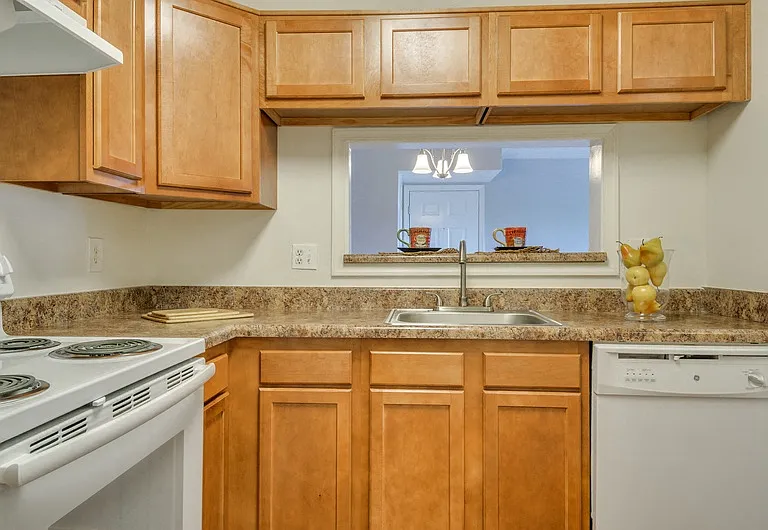 Woodburn Apartments — Photo 17