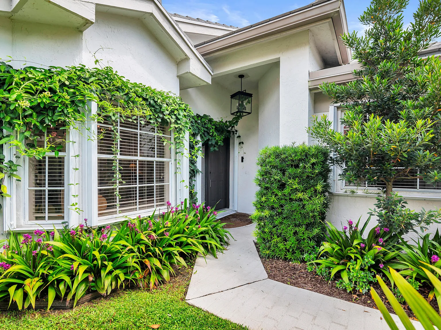 3 bed, 2.0 bath, 1698 sqft, $9,500 — Photo 4