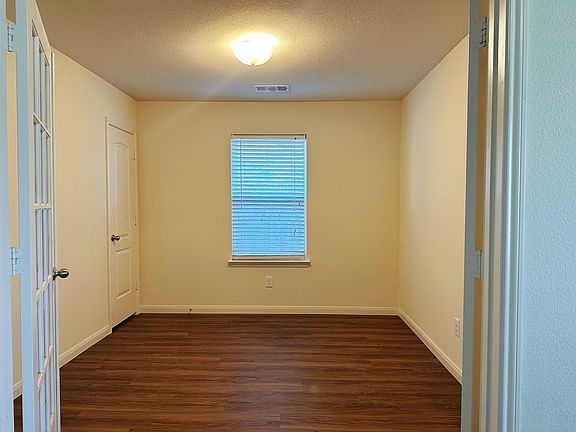 5th image of 1314 Corkwood Dr