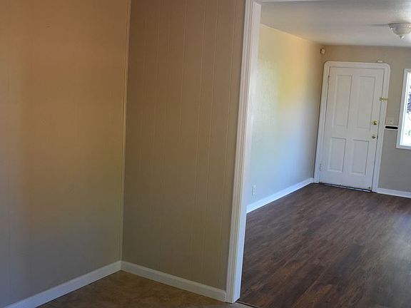 3rd image of 430 E North St