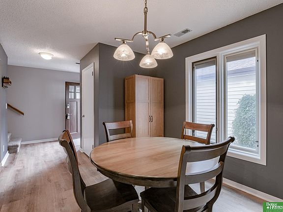4th image of 2918 Londonshire Ct