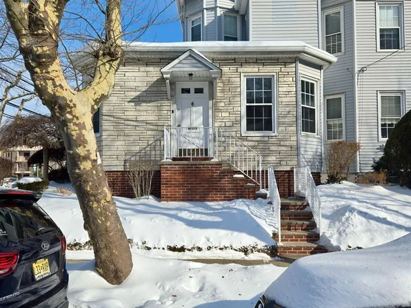 980-982 Avenue C image 1 of 6