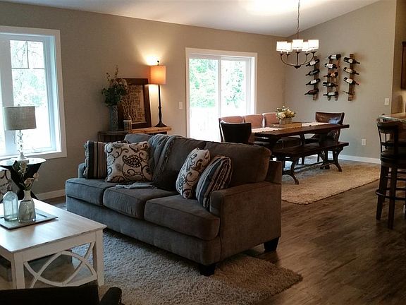 4th image of 113 Goldfinch Ct
