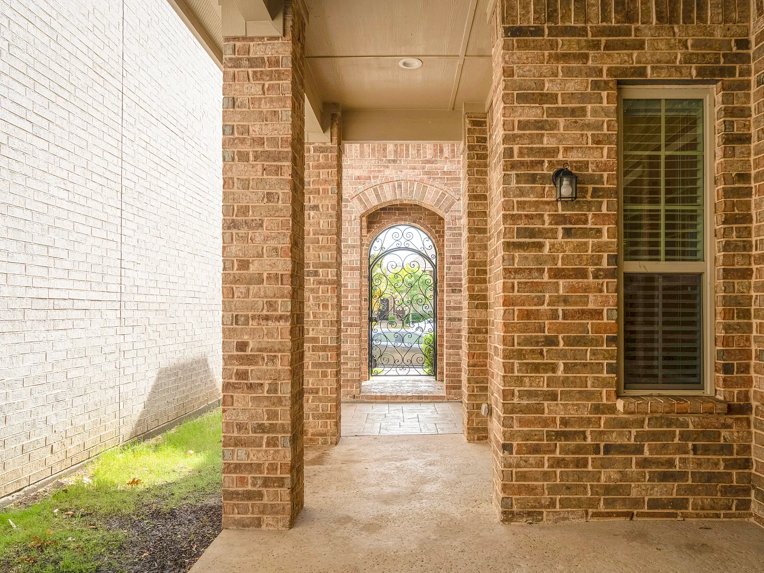 4 bed, 3.5 bath, 3531 sqft, $3,600 — Photo 3