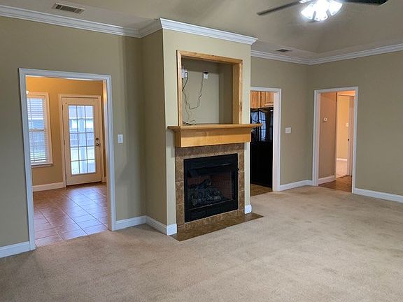 5th image of 5629 Encino Ln