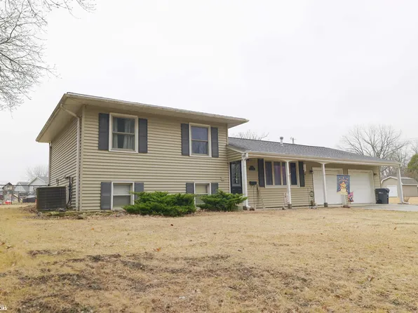 3309 Hillcrest Dr, Burlington, IA 52601