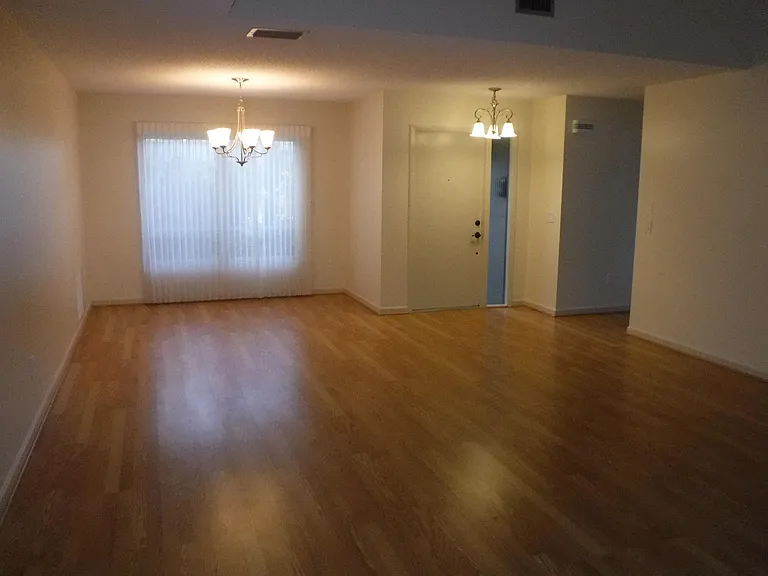 4328 Kingston Loop — Photo 9