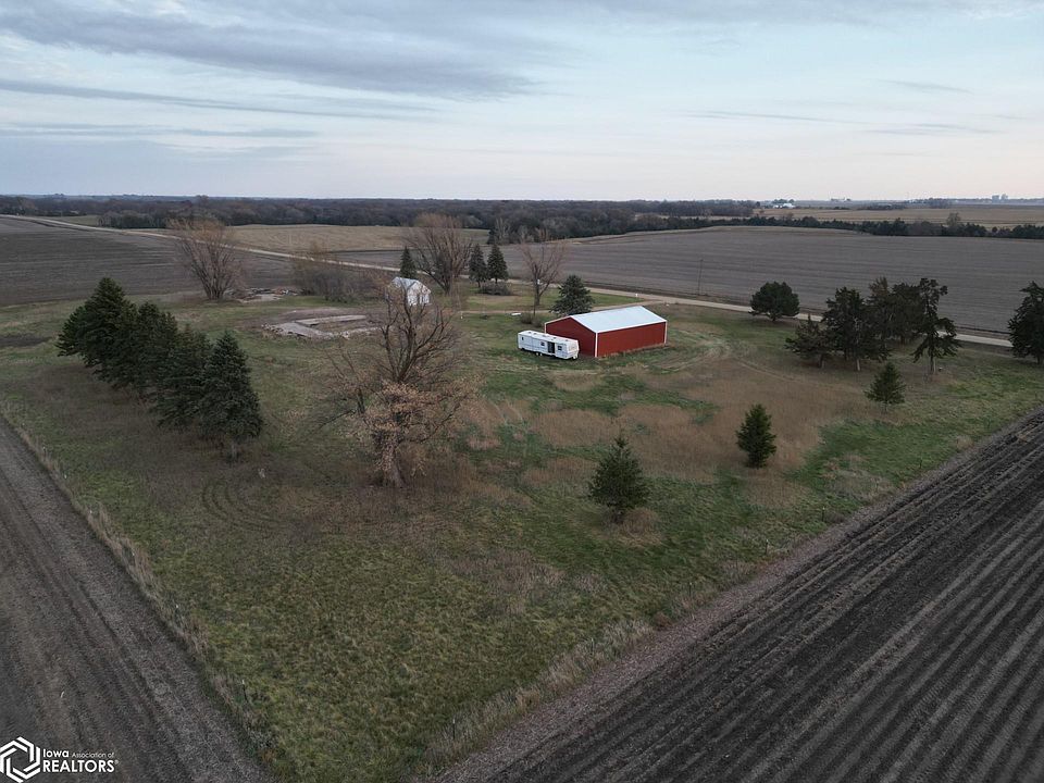 2nd image of 446 195th St