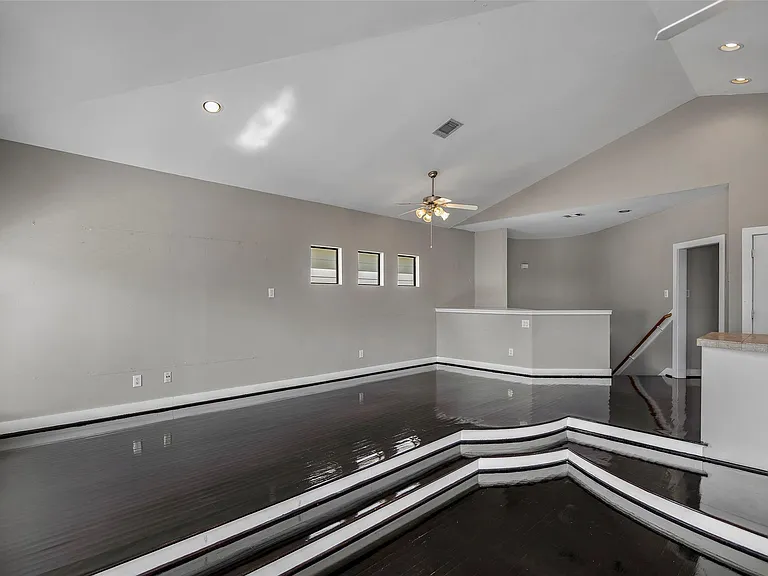 9705 Linkmeadow Ln — Photo 9