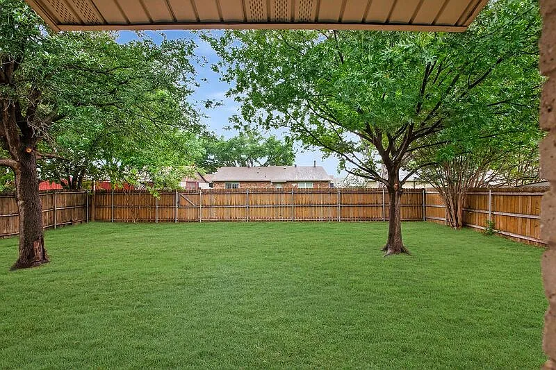 3 bed, 2.0 bath, 1379 sqft, $1,850 — Photo 3