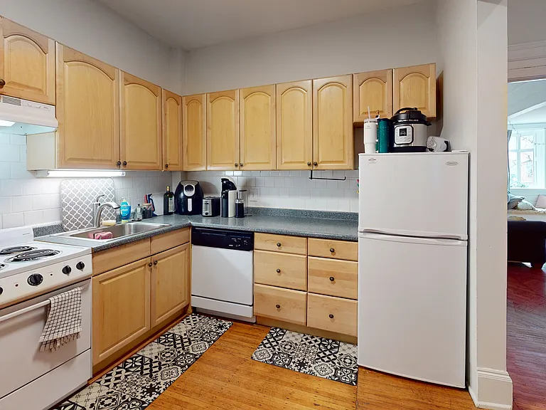 467 Beacon St #2 — Photo 11