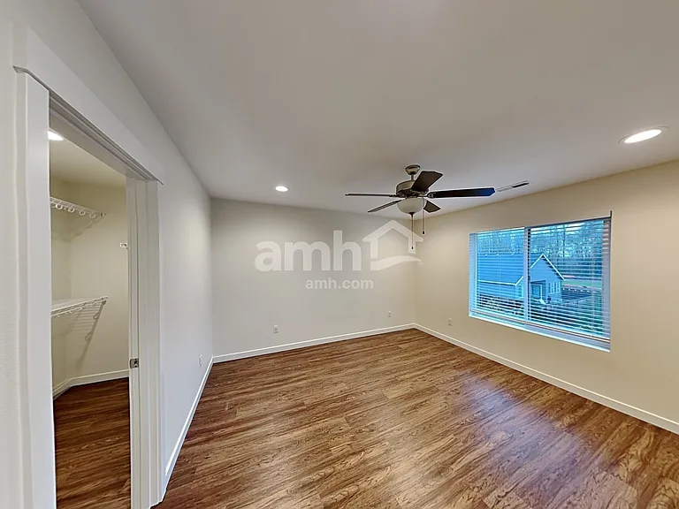 1318 NE 11th Ave — Photo 9