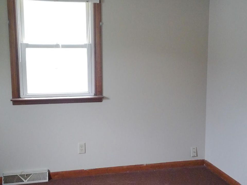 1st image of 112 N Clover Ave