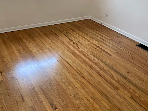 2nd image of 165 E Oxford Ave