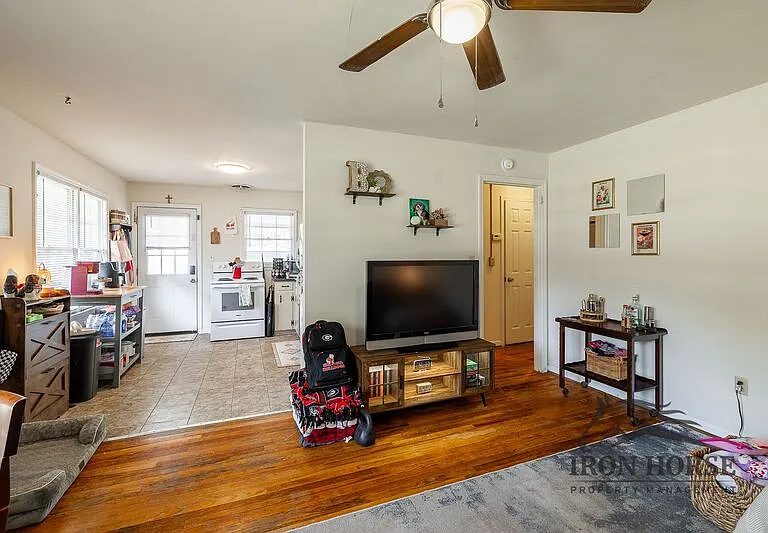 2021 S Lumpkin St — Photo 11