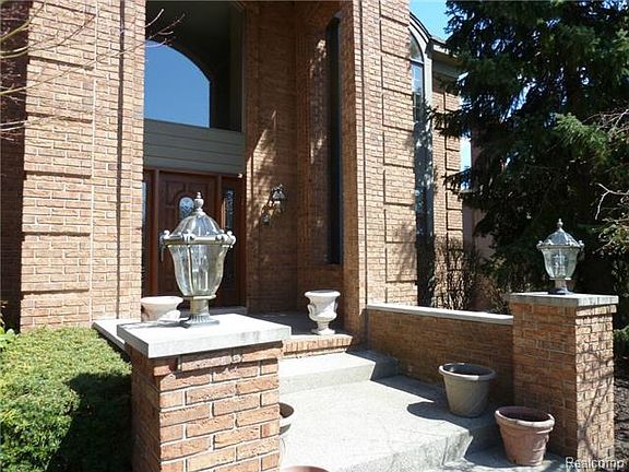 5th image of 6091 N Creek Ct
