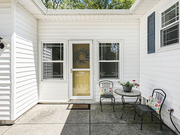 2nd image of 5440 Lawndale Ave