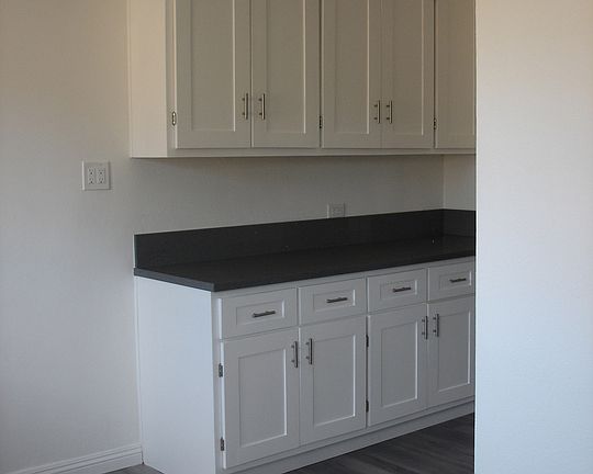 3rd image of 1935 W 23rd St APT 2